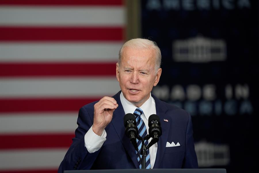 Biden celebra caída “drástica” de casos de covid en EEUU, aunque siguen altos