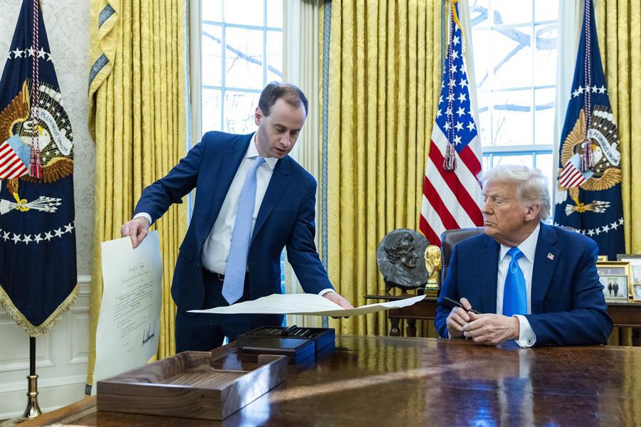 Trump, dispuesto a enviar a otros países a ciudadanos de EEUU condenados por crímenes