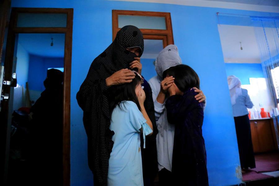 Elevan a 43 los muertos en el atentado contra una escuela hazara en Kabul