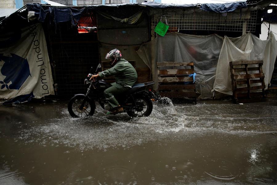 El Salvador suma un séptimo muerto por las lluvias y reporta 79 albergados