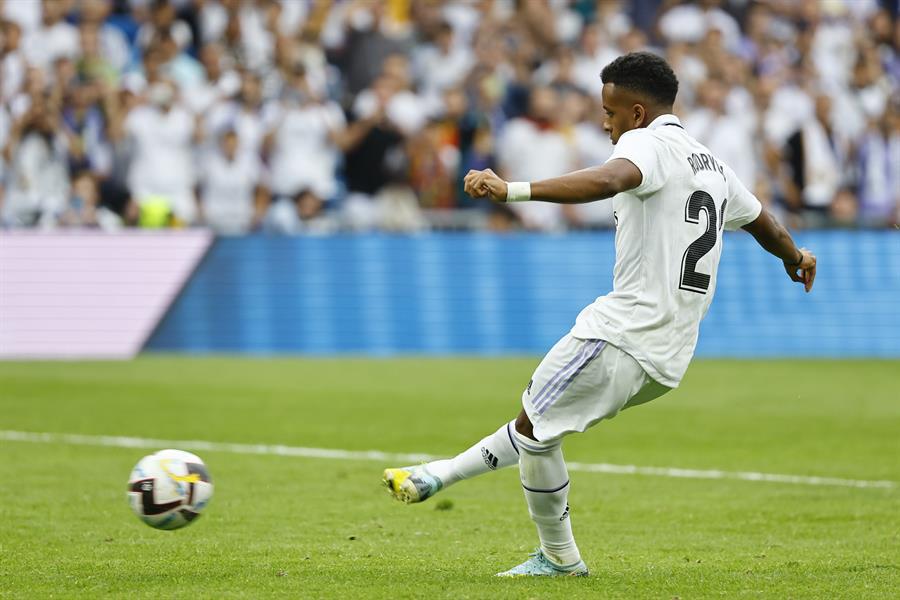 Rodrygo consiguió el penal y lo marco en el minuto 90+1.