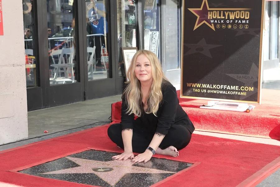 Christina Applegate revela que su diagnóstico de esclerosis múltiple fue erróneo