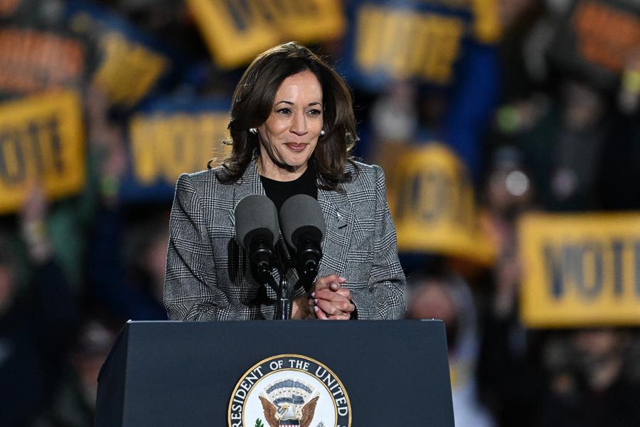 Hija de Bush pide votar por Kamala Harris y hace campaña en Pensilvania