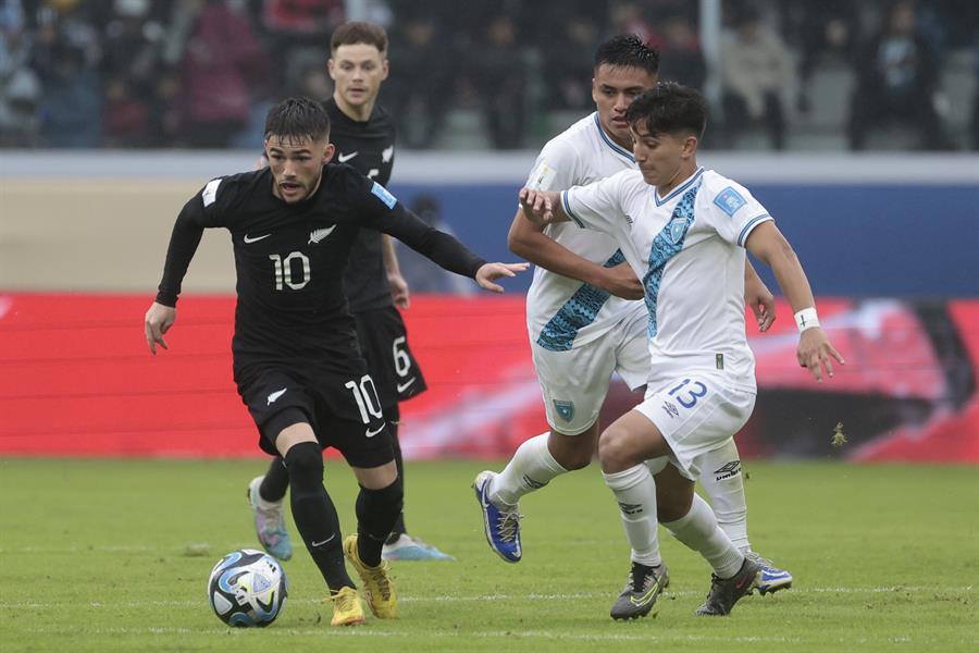 Guatemala, con muy poco, se las arreglaba para generar peligro hacia el arco de Nueva Zelanda.