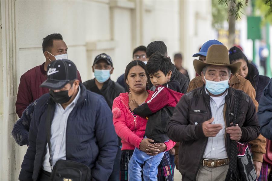 Guatemala expulsa a más de 100 migrantes de Venezuela y Cuba