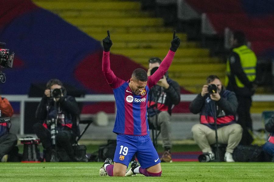 Vitor Roque se estrenó como goleador en el Barcelona tras anotar su tanto ante el Osasuna.