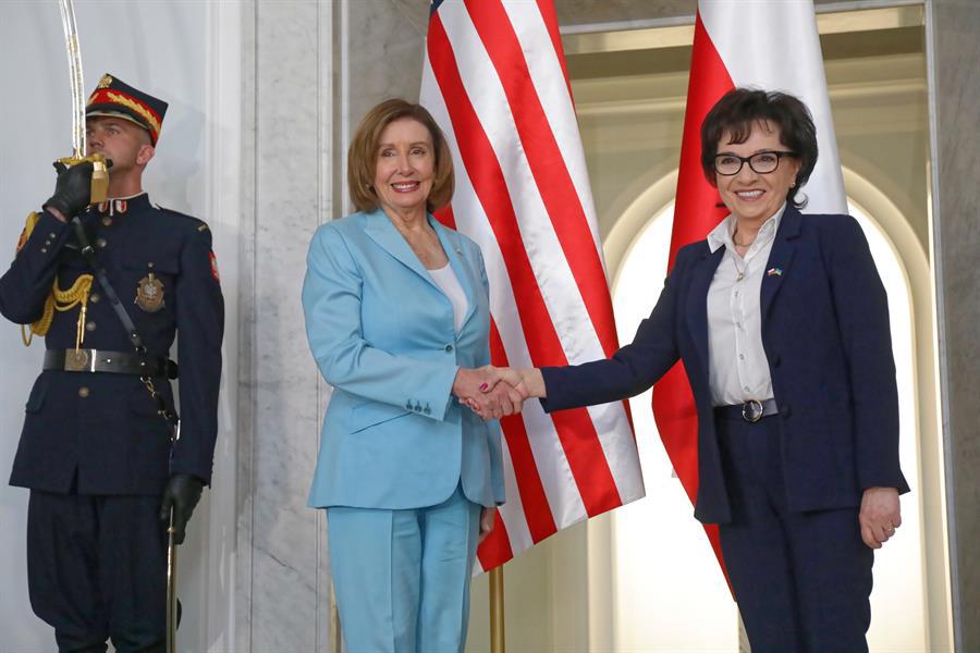 Nancy Pelosi pide a Europa que sancione a Rusia tal como lo hace EEUU