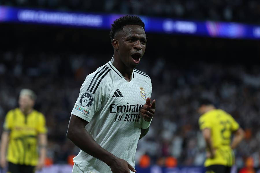 Vini baila con hat-trick y Real Madrid firma otra épica remontada en Champions
