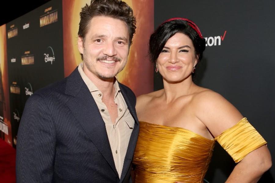 En la demanda, Gina Carano argumenta que Disney hizo caso omiso a los comentarios ofensivos y denigrantes que sus compañeros hombres hicieron sobre algunos republicanos, en referencia a una publicación de 2017 en la que Pedro Pascal comparaba al expresidente Donald Trump con Hitler.