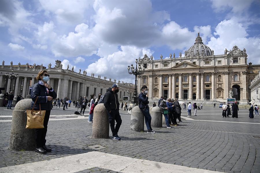 El Vaticano suspenderá el sueldo a empleados que no presenten pase sanitario de covid-19