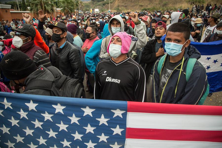 Autoridades migratorias de Guatemala impiden paso a caravana de hondureños
