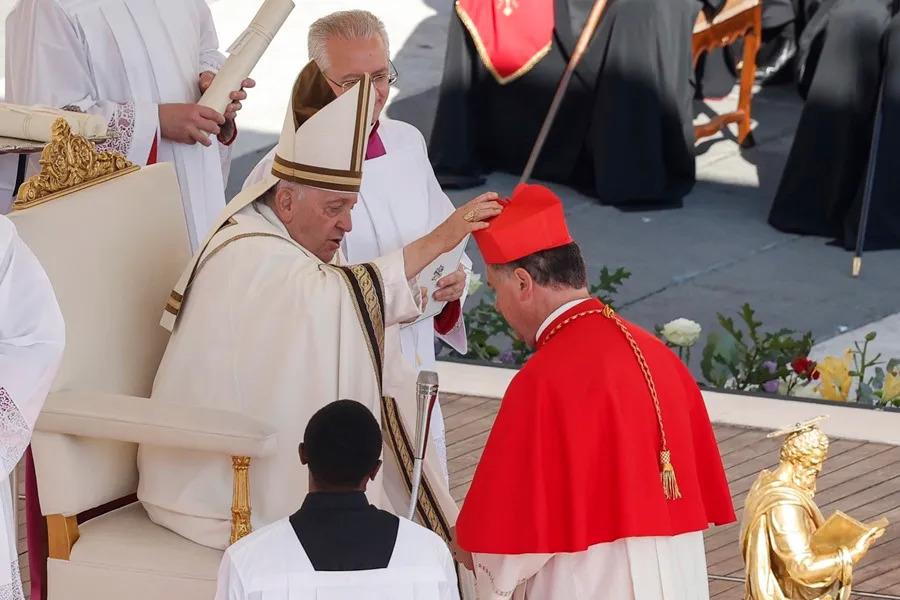El papa Francisco recorta el salario de los cardenales de la Curia romana
