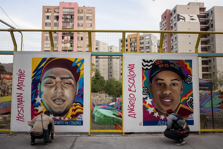 Familiares de venezolanos presos en El Salvador piden a Bukele liberarlos