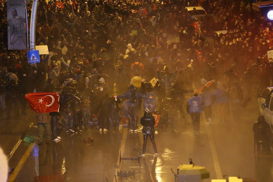 Un millar de detenidos en las