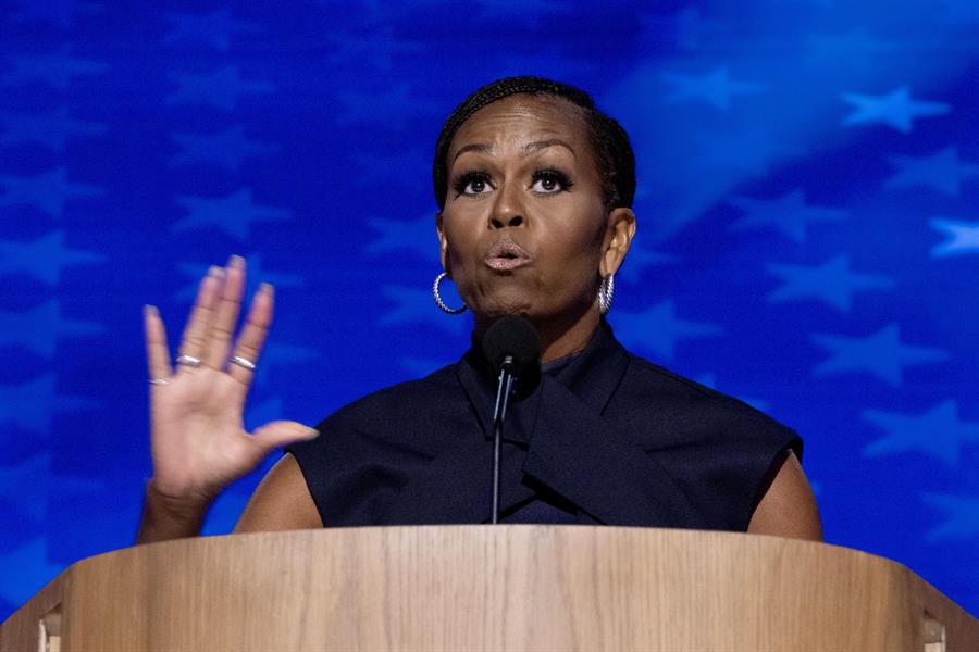 Michelle Obama se alía con Kamala Harris para advertir sobre el peligro de elegir a Trump