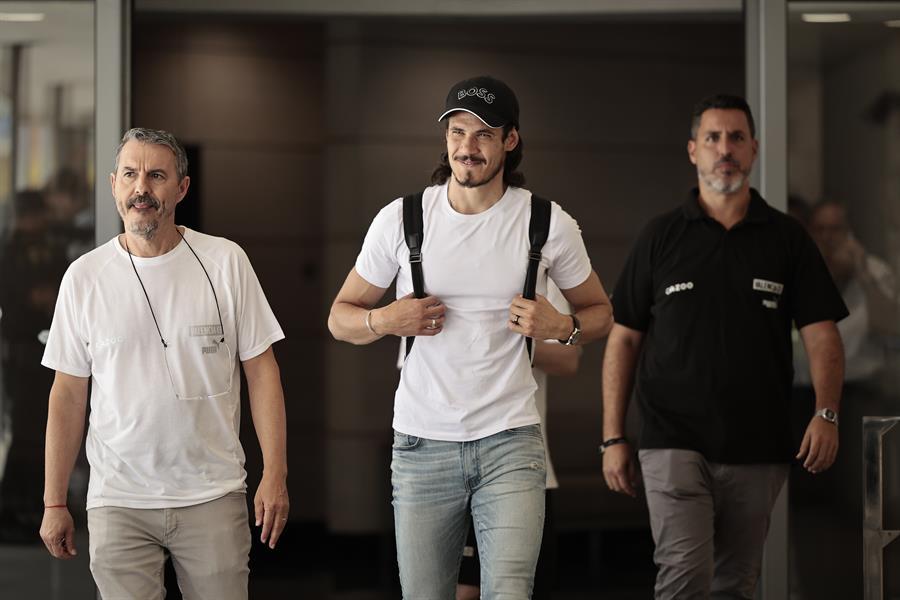 Cavani en su llegada a Valencia: “Me han dado mucha confianza y trataré de darlo todo”