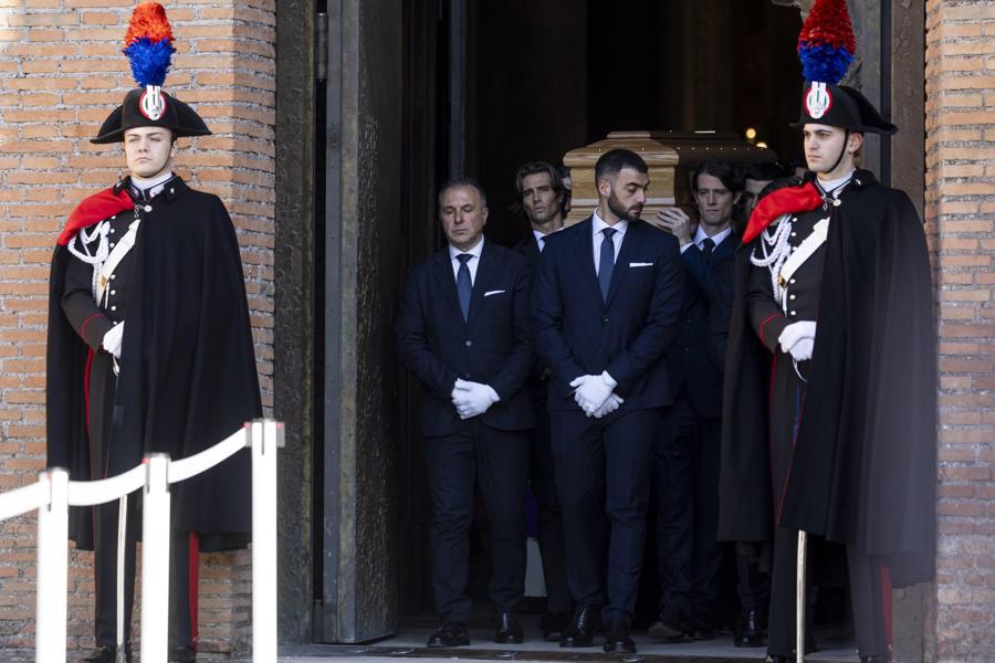 La moda, el cine y sus musas lloran al grandioso Valentino en su último adiós