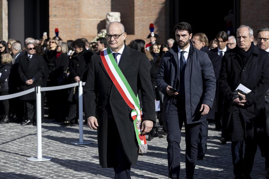 La moda, el cine y sus musas lloran al grandioso Valentino en su último adiós