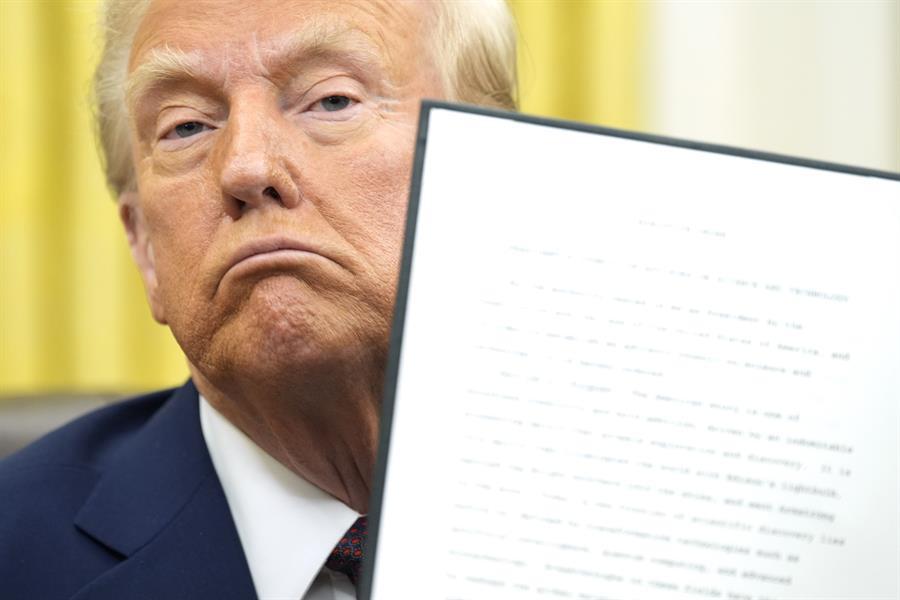 Donald Trump prueba nueva función para poder enviar ‘emails’ a todos los funcionarios