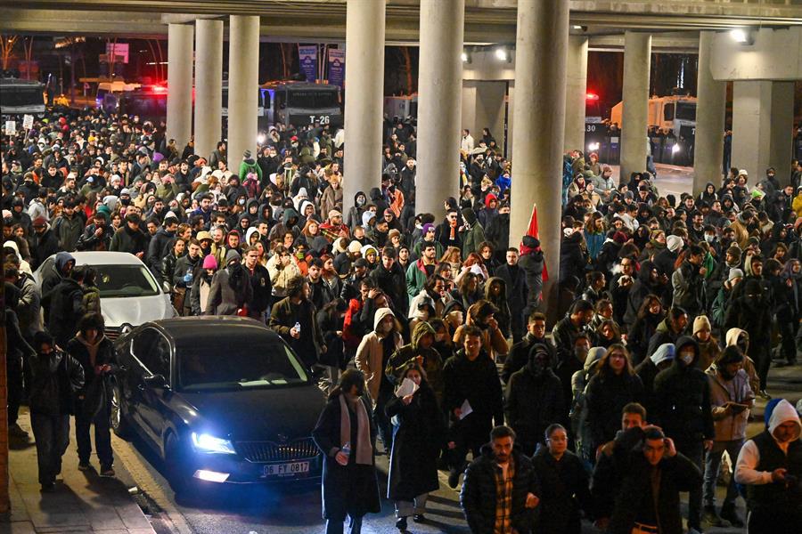 Un millar de detenidos en las