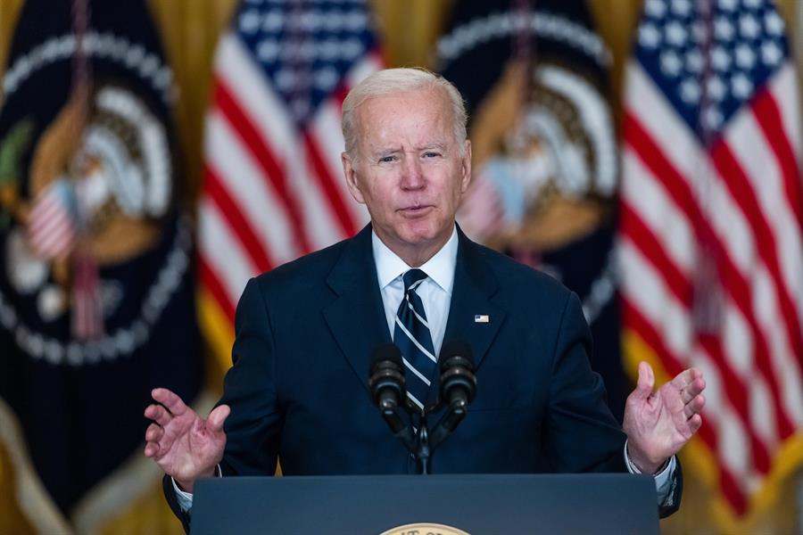 Biden anima a los padres en EEUU a aparcar el escepticismo y vacunar a sus hijos