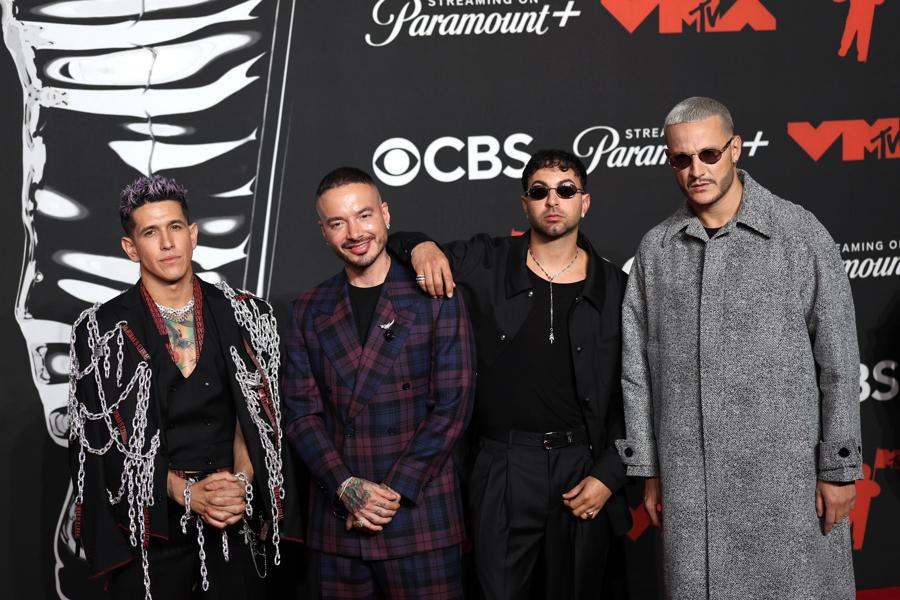 Los mejores looks de los MTV VMAs 2025: moda, glamur y audacia