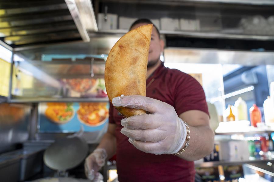 Inmigrantes salen a ganarse la vida pese al miedo a las redadas en Nueva York