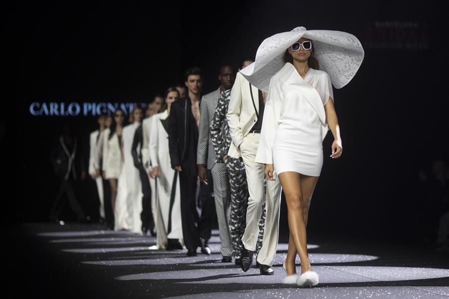 Color y diseños de vanguardia en la moda nupcial