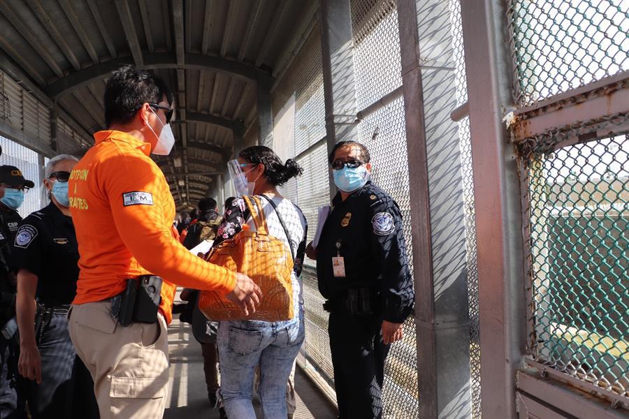 EEUU elimina límites al procesamiento de solicitantes de asilo en la frontera