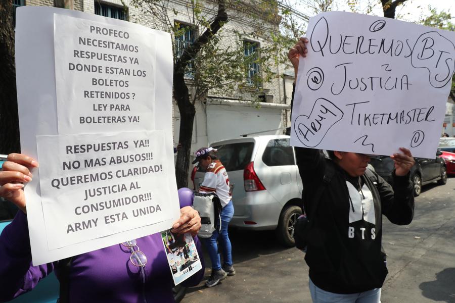 Seguidores de BTS protestan en México por abusos en venta de boletos