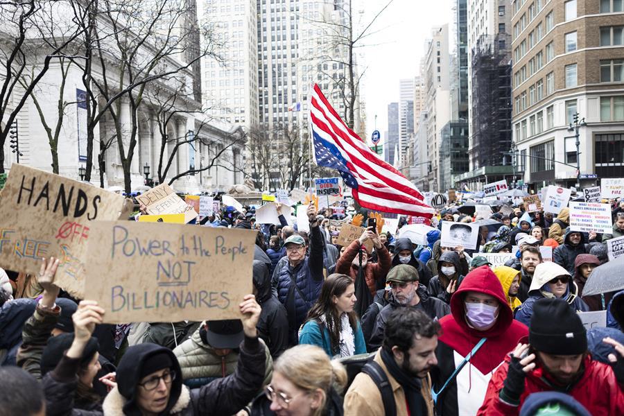 Masivas protestas contra Trump y Musk en las principales ciudades de EEUU