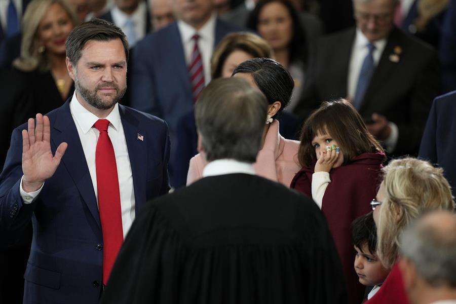 JD Vance toma posesión como vicepresidente de Estados Unidos