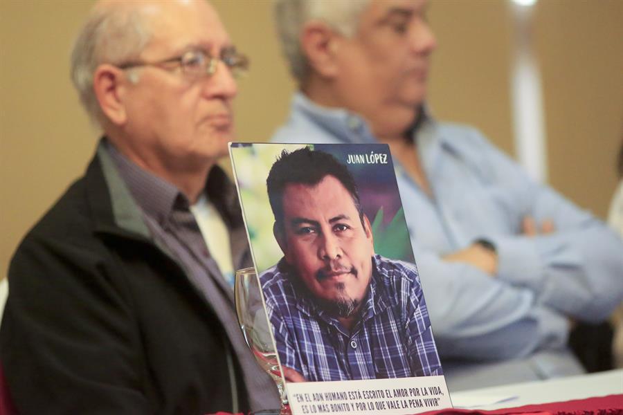 otografía que muestra un retrato del ambientalista hondureño Juan López, asesinado el 14 de septiembre de 2024.