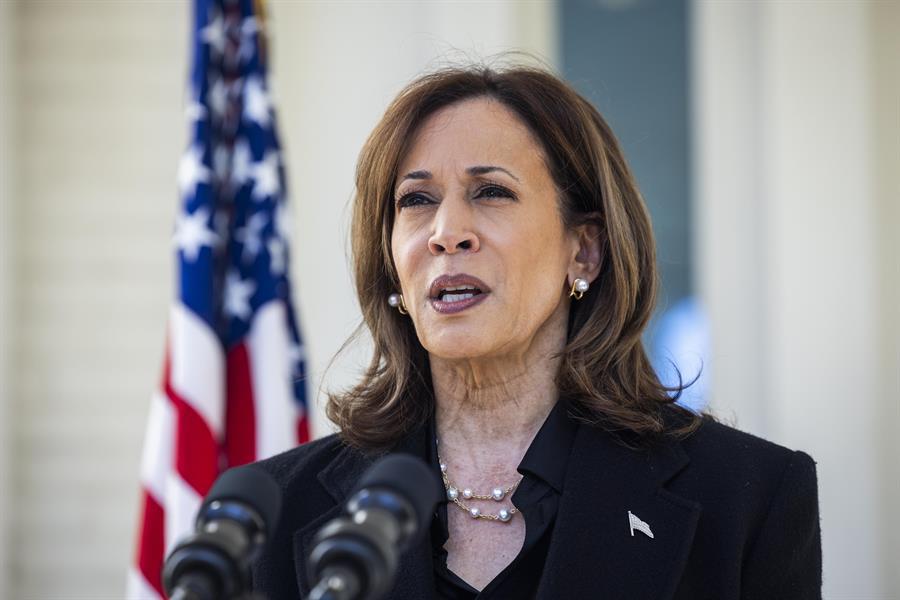 Harris se desmarca de Biden por haber llamado “basura” a los seguidores de Trump