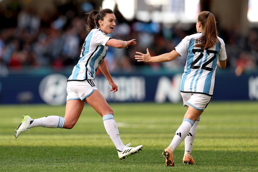 Mundial Femenino 2023: Argentina rescata un empate y sigue con vida