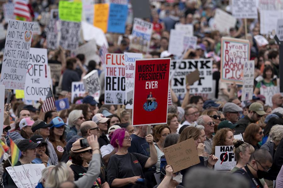 Masivas protestas contra Trump y Musk en las principales ciudades de EEUU