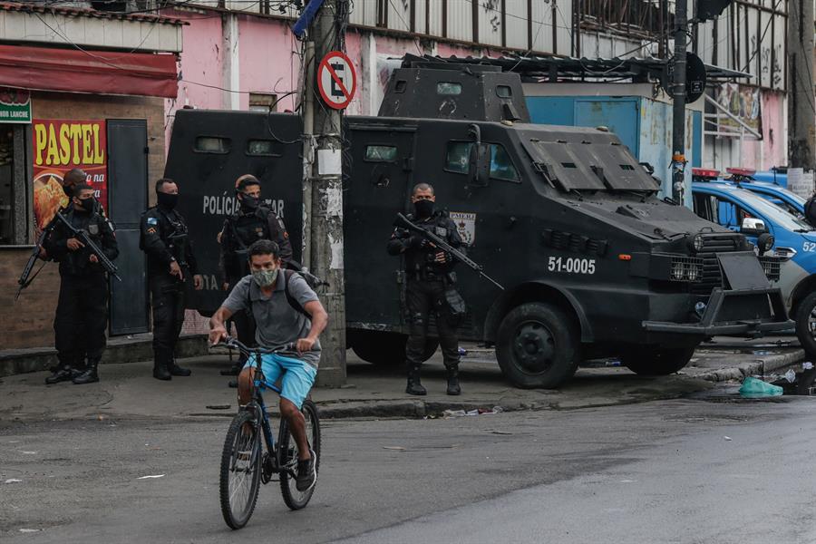 Al menos once muertos durante una operación policial en Río de Janeiro