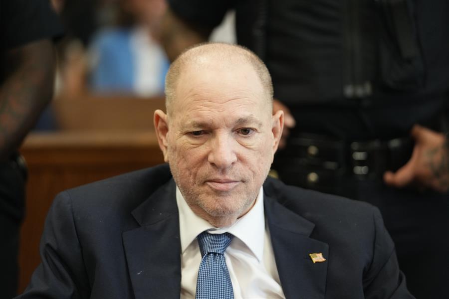 Weinstein seguirá en prisión en Nueva York