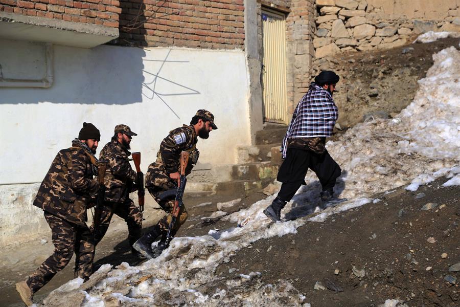 Al menos 9 niños muertos tras una explosión accidental cerca de un colegio en Afganistán