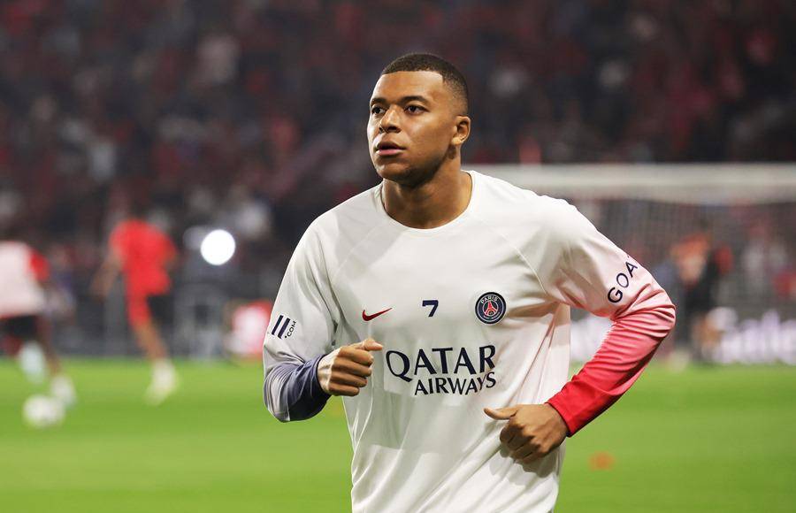 La citada fuente garantiza que el delantero se vestirá de blanco a partir del siguiente curso, pero no afirma que ambas partes tengan un acuerdo cerrado. Sin embargo, en España publicaron el contrato que le ofrecieron desde el Santiago Bernabéu con el que lograron convencerlo.