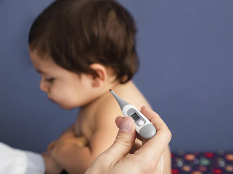 Un niño es atendido en un centro hospitalario de Honduras en una fotografía de referencia.