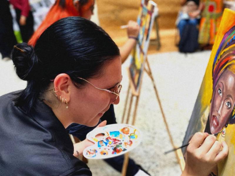 También hubo elaboración de pinturas en vivo.