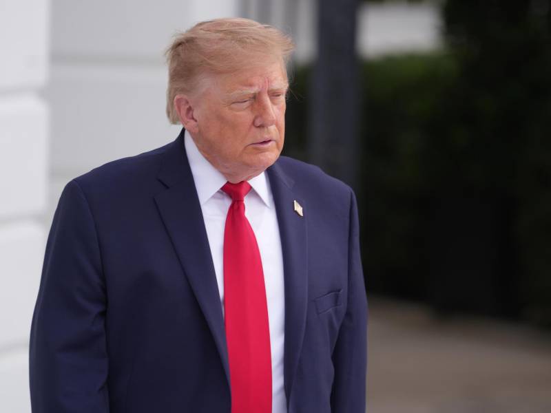 El presidente de Estados Unidos, Donald Trump, habla desde la Casa Blanca este sábado en Washington (EE.UU.).