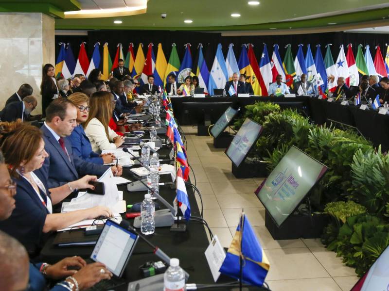 Fotografía de archivo de cancilleres durante la cumbre de la Comunidad de Estados Latinoamericanos y Caribeños (Celac), en Tegucigalpa (Honduras).