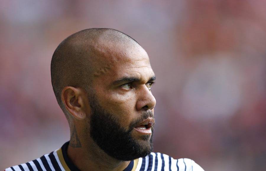 En un interrogatorio de apenas un cuarto de hora, Dani Alves detalló que el 30 de diciembre de 2022, cuando ocurrieron los hechos, estuvo comiendo con unos amigos en un restaurante de Barcelona. 