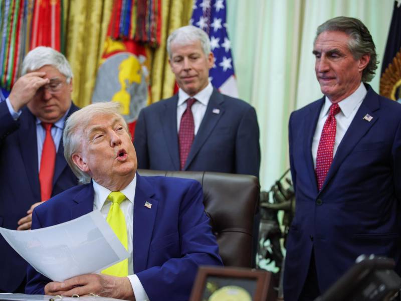 El presidente Donald Trump, afirmó este jueves que estaría dispuesto a reunirse en persona con el líder supremo de Irán, el ayatolá Mojtaba Jameneí