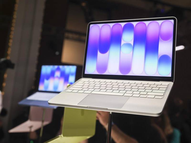 El MacBook Neo tendrá un precio inicial de 599 dólares y se ofrecerá en cuatro colores: rosa nube, índigo, plata y un nuevo tono cítrico.