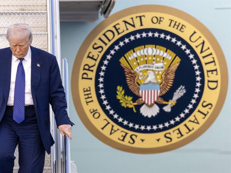 Trump inició su segundo mandato firmando decenas de órdenes ejecutivas.