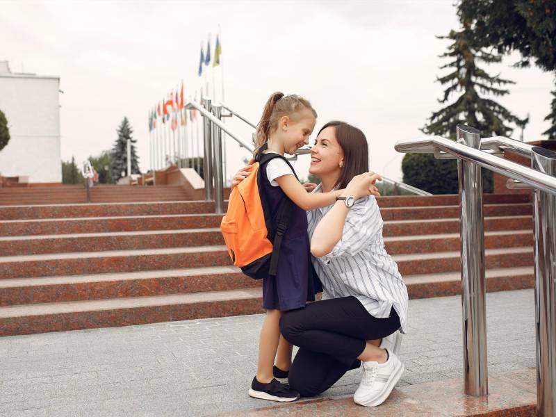 Ayude a sus hijos a olvidarse de sus preocupaciones divirtiéndose y relajándose con sus seres queridos.