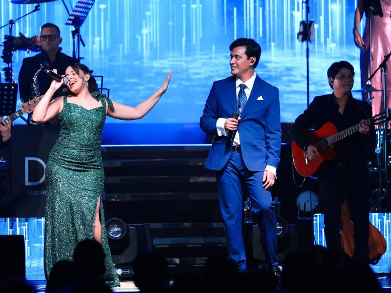 Mariel Pilar fue una de las artistas invitadas al show de Daniel Ochoa. Ambos interpretaron éxitos en inglés.